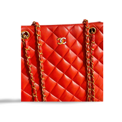 Vintage CHANEL red lambskin square shoulder bag with gold tone chain straps and gold CC. Paris limited edition. Classic purse. 060719ys