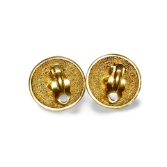 Vintage CHANEL gold tone matelasse round earrings with CC mark. Classic vintage Chanel jewelry. 070217ys1