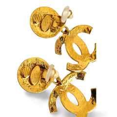 Vintage CHANEL golden large CC dangle earrings with diagonal stitch design. Classic and popular jewelry. Coco mark earrings. 060206ac2
