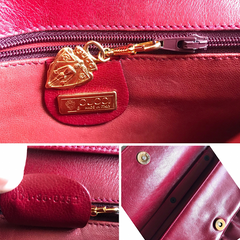 Vintage Gucci wine red shoulder bag with GG engraved flap and croc flap. Beautiful purse. 0404258