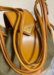 Vintage Yves Saint Laurent hobo bucket shoulder bag with camel brown leather trimmings and golden logo plate. YSL classic purse. 060823ac