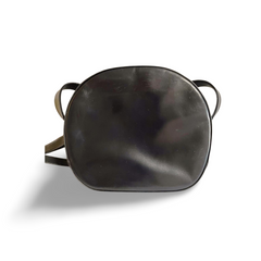 Vintage Cartier navy oval shape shoulder bag with blue stone and golden frame flap. Classic purse from Sapphire line. 050919ac1