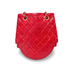 Vintage Chanel red lambskin chain shoulder bag with CC mark and gold chain in rare and unique round shape. 060723ac3