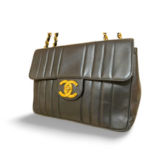 Vintage CHANEL black lambskin 2.55 classic jumbo, large chain, large shoulder bag with golden CC. Vertical stitch. 051128ac4