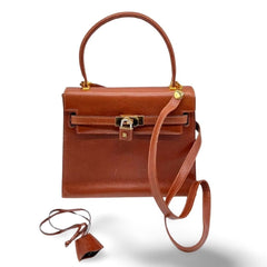 80's vintage BALLY brown boxcalf leather kelly bag with gold tone hardware closure. Classic masterpiece handbag. 060118ya