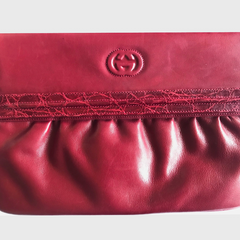 Vintage Gucci wine red shoulder bag with GG engraved flap and croc flap. Beautiful purse. 0404258