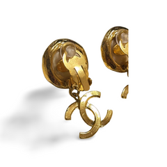 Vintage CHANEL white faux pearl and golden dangling earrings. Iconic CC mark. Hot gift. 060504ya