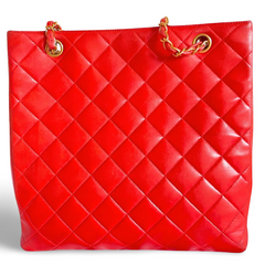 Vintage CHANEL red lambskin square shoulder bag with gold tone chain straps and gold CC. Paris limited edition. Classic purse. 060719ys