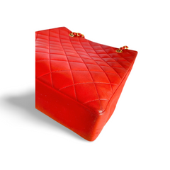 Vintage CHANEL red lambskin square shoulder bag with gold tone chain straps and gold CC. Paris limited edition. Classic purse. 060719ys