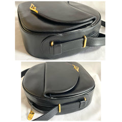 Vintage Cartier navy oval shape shoulder bag with blue stone and golden frame flap. Classic purse from Sapphire line. 050919ac1