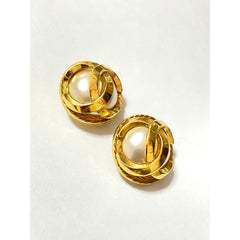 Reserved. Vintage CHANEL gold tone round earrings with faux pearl and 3D CC motif. Classic Chanel vintage jewelry piece. 051002ya1
