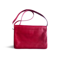 Vintage Gucci wine red shoulder bag with GG engraved flap and croc flap. Beautiful purse. 0404258