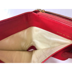 Vintage CHANEL red caviar skin round zipper wallet with CC stitch mark. Best vintage gift. 0502061