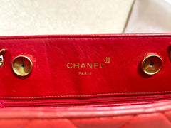 Vintage CHANEL red lambskin square shoulder bag with gold tone chain straps and gold CC. Paris limited edition. Classic purse. 060719ys