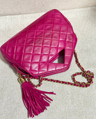 Vintage CHANEL pink lamb leather chain shoulder bag with fringe. Rare triangle handle handbag. Must have purse. 070225ac6
