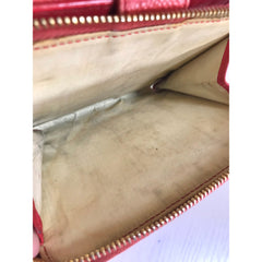 Vintage CHANEL red caviar skin round zipper wallet with CC stitch mark. Best vintage gift. 0502061