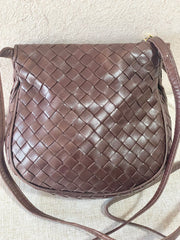 Vintage Bottega Veneta brown fisherman style intrecciato shoulder bag, mini purse. Unique piece you must have. 070218ys10