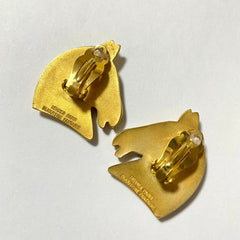 W5 Vintage HERMES gold tone horse earrings. Fun and unique jewel piece from Bijouterie Fantaisie collection. 050901ya
