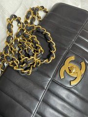 Vintage CHANEL black lambskin 2.55 classic jumbo, large chain, large shoulder bag with golden CC. Vertical stitch. 051128ac4