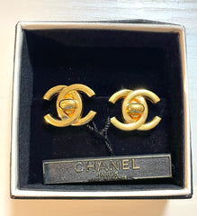 Vintage CHANEL golden turn lock CC earrings. Very classic and popular jewelry. Coco mark earrings. 060810y3