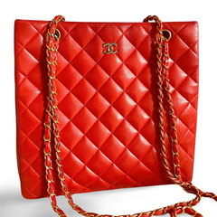 Vintage CHANEL red lambskin square shoulder bag with gold tone chain straps and gold CC. Paris limited edition. Classic purse. 060719ys