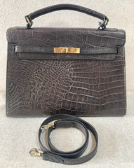 Vintage Mulberry darkbrown croc embossed leather Kelly bag with shoulder strap. Roger Saul era. Rare masterpiece. 070220yf