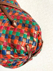 Vintage Bottega Venetia bronze and multicolor intrecciato shoulder bag, hobo bucket bag with kisslock closure pocket. 050809y