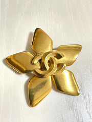 Vintage CHANEL Gold tone star, flower brooch with CC mark. Elegant and classic. Best vintage gift. 050817ys2