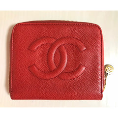 Vintage CHANEL red caviar skin round zipper wallet with CC stitch mark. Best vintage gift. 0502061