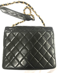 Vintage Chanel classic large black lambskin 2.55 square shape chain shoulder bag with golden large CC closure. Must have purse. 0404081