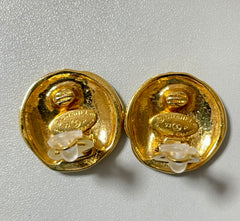 Vintage CHANEL golden round earrings with CC mark. Classic vintage Chanel jewelry. 050723ya1