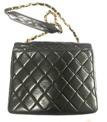 Vintage Chanel classic large black lambskin 2.55 square shape chain shoulder bag with golden large CC closure. Must have purse. 0404081