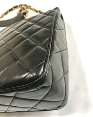 Vintage Chanel classic large black lambskin 2.55 square shape chain shoulder bag with golden large CC closure. Must have purse. 0404081