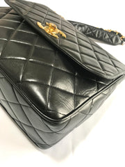 Vintage Chanel classic large black lambskin 2.55 square shape chain shoulder bag with golden large CC closure. Must have purse. 0404081
