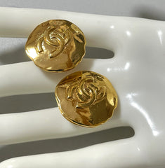 Vintage CHANEL golden round earrings with CC mark. Classic vintage Chanel jewelry. 050723ya1