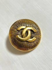 Vintage CHANEL round CC brooch, sunburst design. Made in France. Hat, scarf, jacket. Great gift. 050421ya1