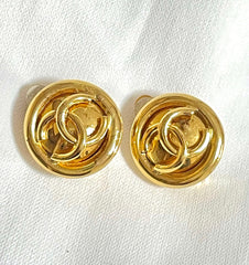 W2 Vintage CHANEL gold tone round earrings with 3D CC mark. Classic vintage Chanel jewelry. 041205an6