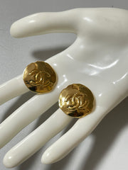 Vintage CHANEL golden round earrings with CC mark. Classic vintage Chanel jewelry. 050723ya1