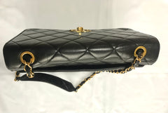 Vintage Chanel classic large black lambskin 2.55 square shape chain shoulder bag with golden large CC closure. Must have purse. 0404081