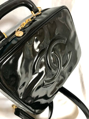 Vintage CHANEL patent enamel vanity bag, lunchbox shape shoulder bag with large CC stitch motif. 050320r5