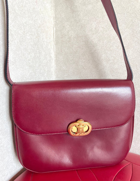 Vintage COACH genuine red leather postman style bag, handbag, shoulder –  eNdApPi ***where you can find your favorite designer  vintages..authentic, affordable, and lovable.