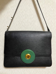 Vintage Louis Vuitton rare black epi mod shoulder bag with green bullseye. Unique epi purse. 0410282