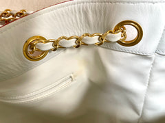 MINT. Vintage CHANEL red and white canvas large hobo shoulder bag with supermodel print and CC charm. Mademoiselle. 0407231