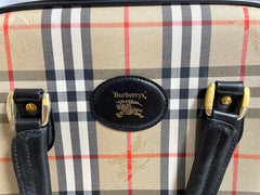Vintage Burberry classic beige nova check fabric handbag with black leather trimmings. Classic Burberry bag. Large bag. Unisex. 0409051