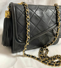 Vintage CHANEL black fringe camera bag with double flaps. Must have collar design flap shoulder bag. 0408151