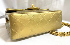 Vintage CHANEL golden lambskin flap chain shoulder bag, classic 2.55 mini purse with gold tone CC closure. 0409052
