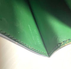 Vintage Louis Vuitton rare black epi mod shoulder bag with green bullseye. Unique epi purse. 0410282