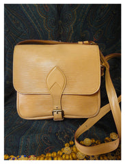 80's Vintage Louis Vuitton cream beige yellow epi square shape shoulder bag, Cartouchiere. Unisex use for daily use.