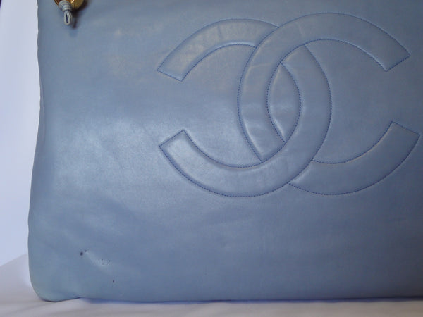 Vintage CHANEL milky blue calf leather extra large chain shoulder