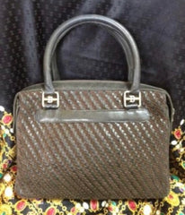 Vintage Bally darkbrown and khaki smooth and suede leather woven combination handbag purse with golden B logo motif. 050323re2